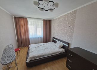 Сдается 3-ком. квартира, 80 м2, Севастополь, улица Адмирала Макарова, 4В