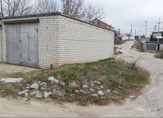 Продаю гараж, 30 м2, Волгоградская область, улица Сафонова, 1