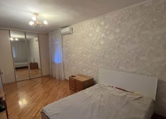 Продам четырехкомнатную квартиру, 41.7 м2, Краснодар, Ромашковая улица, 5