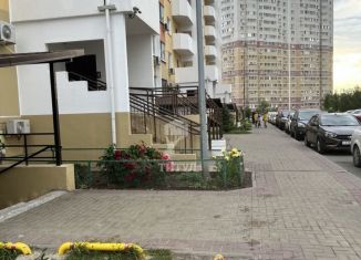 Продам трехкомнатную квартиру, 80 м2, Ростовская область, улица Теряева, 9