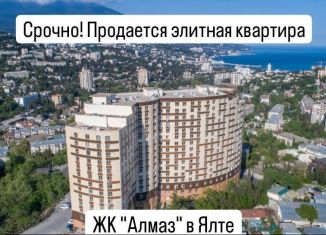 Продается 4-комнатная квартира, 130 м2, Крым, улица Блюхера, 19