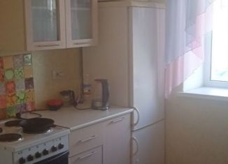 Сдам в аренду 1-комнатную квартиру, 40 м2, Тюменская область, улица Семакова, 12