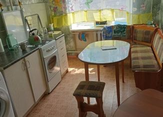 Сдам 2-комнатную квартиру, 100 м2, Алатырь, улица Кувина, 42