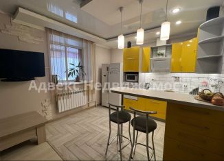 Продам 2-комнатную квартиру, 64 м2, Тюмень, улица Космонавтов, 6к1