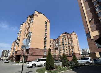 Продается 2-ком. квартира, 70.3 м2, Владикавказ, улица Астана Кесаева, 42к1