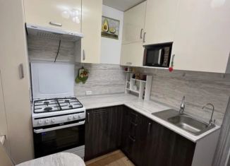 Продам 2-ком. квартиру, 45 м2, Оренбург, проспект Победы, 144