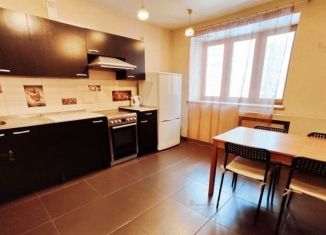 Продаю 1-комнатную квартиру, 72 м2, Екатеринбург, улица Степана Разина, 128