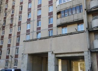 Продается 3-ком. квартира, 76 м2, Санкт-Петербург, проспект Луначарского, 1к2, метро Парнас