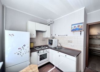 1-комнатная квартира в аренду, 32 м2, Москва, Профсоюзная улица, 142к4, метро Беляево