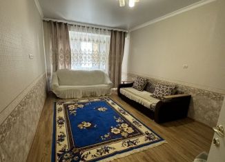 Сдам многокомнатную квартиру, 48 м2, Дагестан, улица 40 лет Дагестана, 1