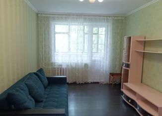 Сдача в аренду 2-ком. квартиры, 44 м2, Курск, улица Комарова, 5, Сеймский округ