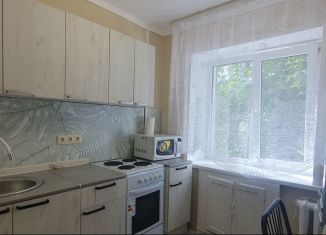 Сдам в аренду трехкомнатную квартиру, 42 м2, Новосибирск, улица Жуковского, 107, метро Гагаринская