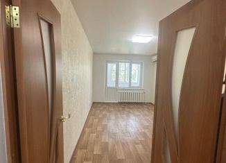 Продажа 2-ком. квартиры, 52.3 м2, Элиста, улица Максима Горького, 35