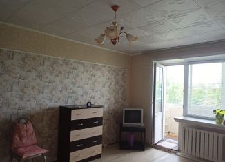 Продается двухкомнатная квартира, 52 м2, Заинск, улица М. Никифорова, 83