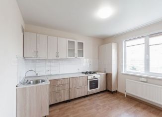 Продается двухкомнатная квартира, 60.4 м2, деревня Куюки, 7-й квартал, 1