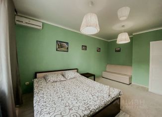 Сдам 1-комнатную квартиру, 42 м2, Астраханская область, улица Латышева, 3Ек1