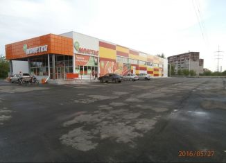 Торговая площадь в аренду, 500 м2, Алапаевск, улица Николая Островского, 18А