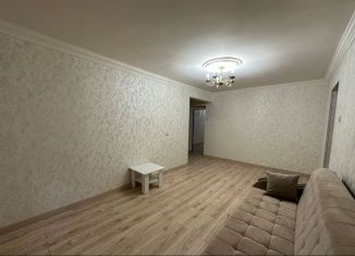 Продаю 3-комнатную квартиру, 58 м2, Чечня, улица Хамзата У. Орзамиева, 50