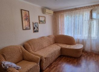 Сдается в аренду 3-ком. квартира, 60 м2, Евпатория, улица 60 лет ВЛКСМ, 14