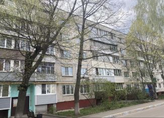 Продаю 3-ком. квартиру, 67 м2, посёлок Дружба, Первомайская улица, 12