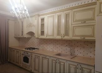 Аренда 2-ком. квартиры, 70 м2, Аксай, улица Платова, 64В