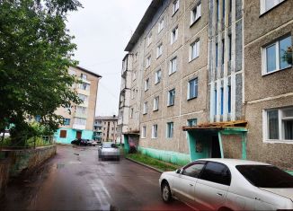 Продаю двухкомнатную квартиру, 52 м2, Петровск-Забайкальский, 1-й микрорайон, 13