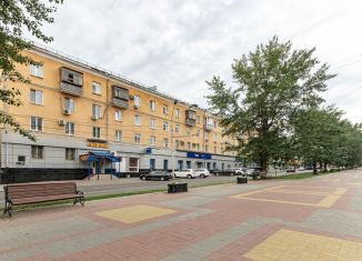 Продажа трехкомнатной квартиры, 70 м2, Барнаул, проспект Ленина, 45