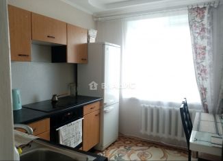 Продаю 4-комнатную квартиру, 81 м2, Тобольск, 10-й микрорайон, 25