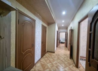 Сдам в аренду трехкомнатную квартиру, 82.5 м2, Дагестан, улица Хандадаша Тагиева, 35Е
