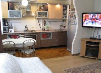 Трехкомнатная квартира на продажу, 63 м2, Екатеринбург, улица Сыромолотова, 24