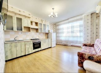 Продам 1-комнатную квартиру, 44 м2, Батайск, Коммунистическая улица, 197Ак1