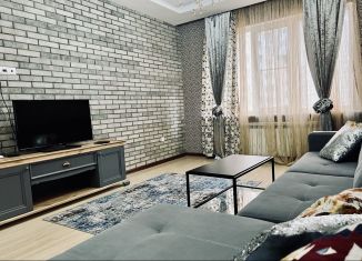 Аренда 2-комнатной квартиры, 80 м2, Каспийск, Молодёжная улица, 4