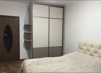 Сдача в аренду 2-ком. квартиры, 65 м2, Омск, Пригородная улица, 5