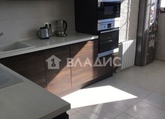 Продам 2-комнатную квартиру, 63 м2, Санкт-Петербург, улица Оптиков, 47к1, улица Оптиков