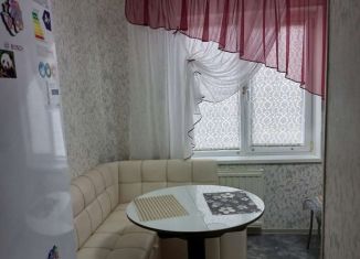 Сдаю трехкомнатную квартиру, 72 м2, Кингисепп, улица Химиков, 7