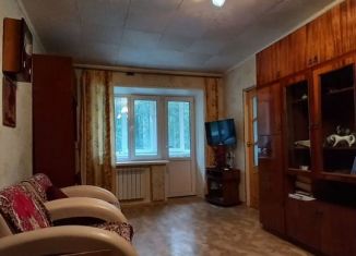 Продам 2-ком. квартиру, 45.3 м2, Рославль, улица Карла Маркса, 1