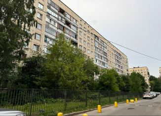 Продаю 2-ком. квартиру, 45.9 м2, Санкт-Петербург, улица Есенина, 18к1, метро Парнас