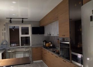 Продается 4-ком. квартира, 90 м2, Ставрополь, Октябрьский район, Октябрьская улица, 229/1