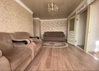 Сдам в аренду 4-комнатную квартиру, 70 м2, Грозный, улица У.А. Садаева, 1, 1-й микрорайон