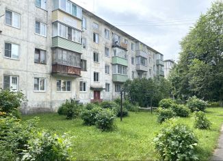 Продажа 3-ком. квартиры, 56 м2, поселок Сергиевский, Центральная улица, 35