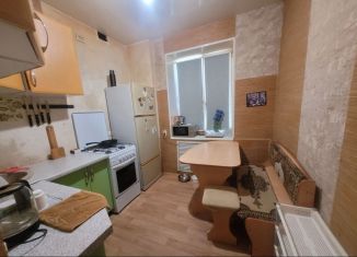 Продается 2-ком. квартира, 50 м2, Алексин, Октябрьская улица, 5