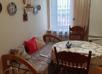 Сдам 1-комнатную квартиру, 48 м2, Астрахань, улица Набережная реки Царева, 87к1