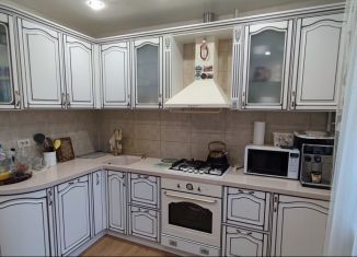 Продам 3-ком. квартиру, 66.4 м2, Киров, улица Конституции, 4