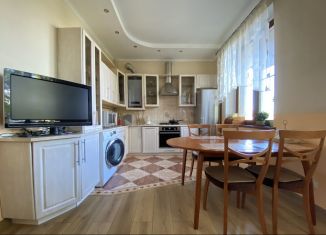 3-ком. квартира в аренду, 100 м2, Калининградская область, улица Вагнера, 40