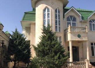 Сдам в аренду дом, 660 м2, Ставрополь, микрорайон № 9, улица Осипенко, 34