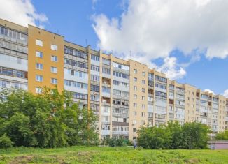 Продаю 2-комнатную квартиру, 48 м2, Екатеринбург, метро Ботаническая, Латвийская улица, 3