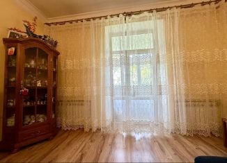 Продам 3-ком. квартиру, 75.5 м2, Севастополь, улица Адмирала Макарова