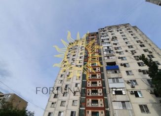 Продаю 3-ком. квартиру, 80 м2, Волгоград, улица Никитина, 121