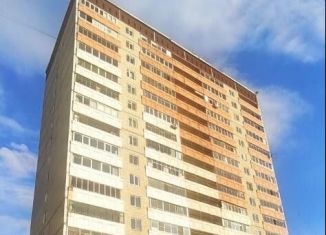 Продаю 4-комнатную квартиру, 90 м2, Свердловская область, улица Емлина, 11