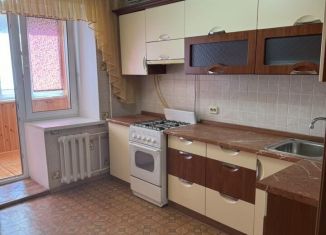 Продам однокомнатную квартиру, 40 м2, Чебоксары, улица Энтузиастов, 3к2